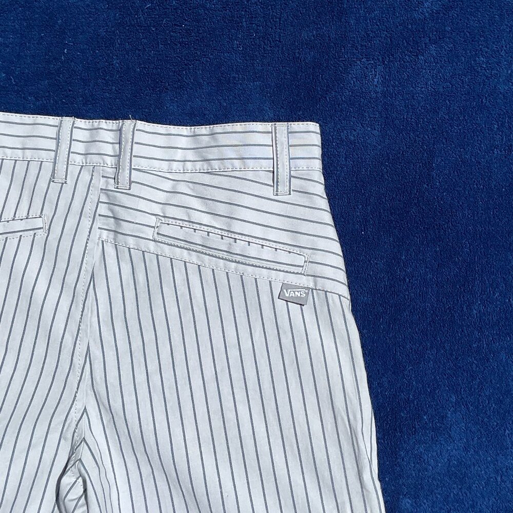 Van's Slashback Skater Shorts Striped Grey on Darker Grey Like New Boys Size 12 - Picture 7 of 7